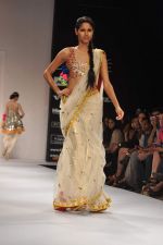 Model walk the ramp for nandita thirani and payal singhal show at Lakme Fashion Week Day 1 on 3rd Aug 2012 (46).JPG